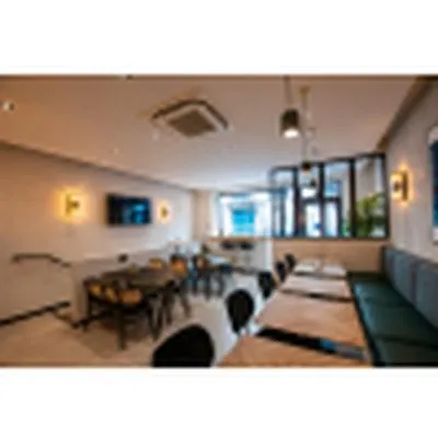 Makom Cafe Coworking est une startup Services en France: Découvrez ses levées de fonds